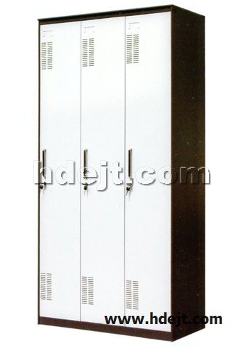 點擊查看商品:三門更衣柜